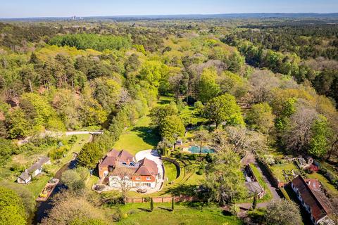 8 bed property, in Gapemouth Road, £2,750,000
