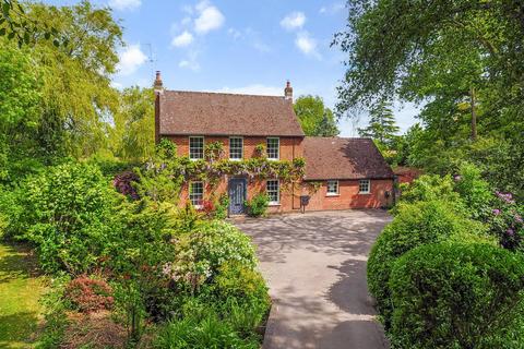 4 bed property, in Nutburn Road, £1,350,000
