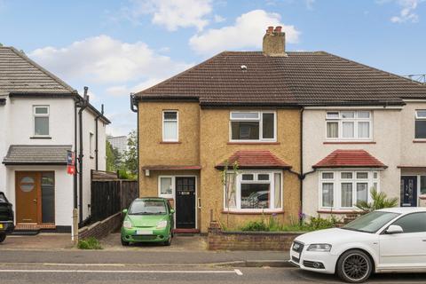3 bed property, in Red Lion Road, £600,000