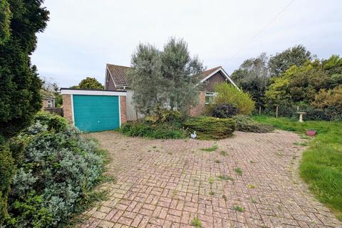 2 bed property, in Farriers Way, £350,000