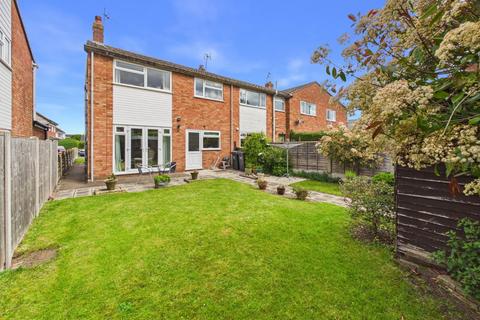 3 bed property, in Brownes Way, £300,000