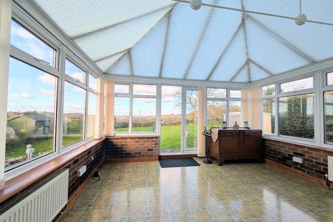 3 bed property, in SEA VIEW Pallance Road, £375,000