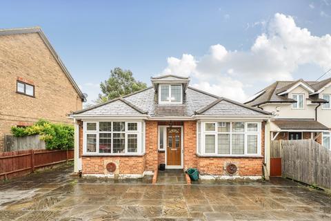 3 bed property, in Ruxley Lane, £600,000