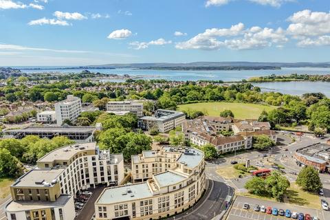 1 bed property, in The Cosmopolitan, £165,000