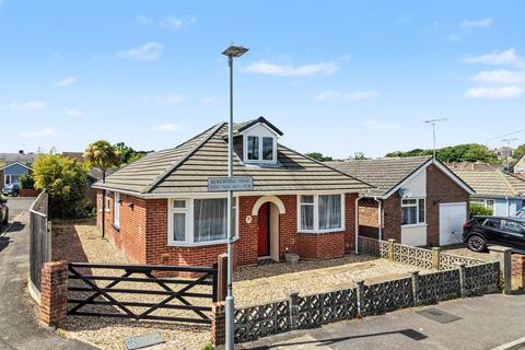 3 bed property, in Beresford Road, £350,000
