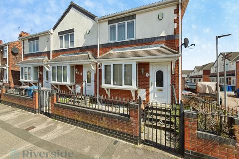 2 bed property, in Ryde Avenue, £110,000