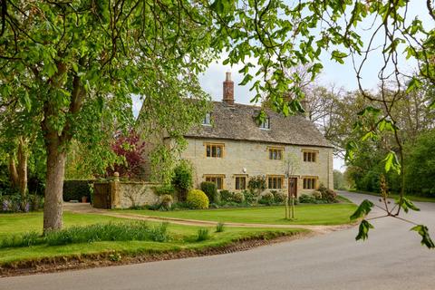 4 bed property, in Honington, £1,500,000