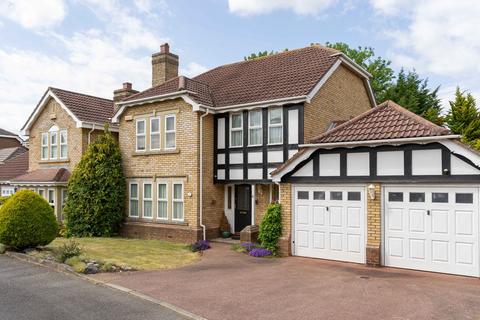 4 bed property, in Sovereign Close, £895,000