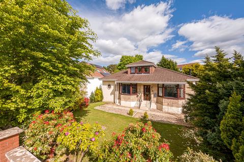 3 bed property, in Eaglesham Road, £495,000