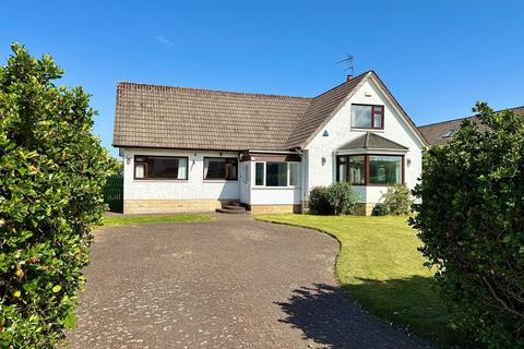 5 bed property, in Earls Way, £350,000