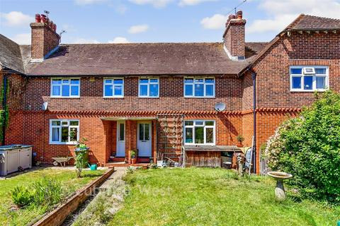 2 bed property, in Council Cottages, £400,000