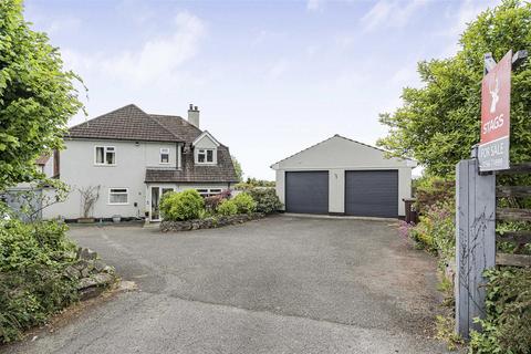 4 bed property, in Launceston Road, £495,000