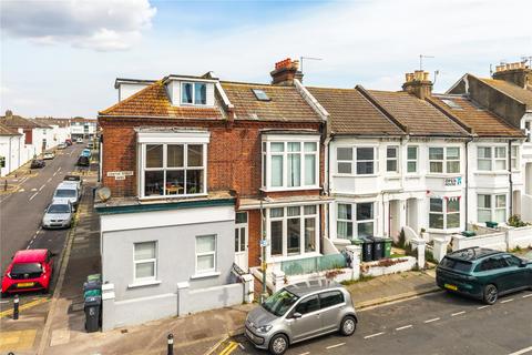 1 bed property, in Cowper Street, £290,000