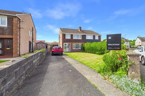 3 bed property, in Greenhall Park, £180,000