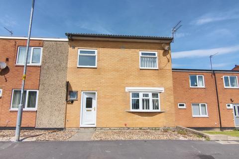 3 bed property, in Warwick Place, £77,000
