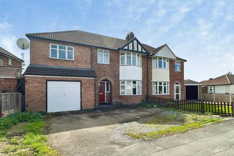 5 bed property, in Hillsborough Road, £350,000