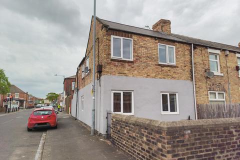 2 bed property, in Pont Street, £56,000