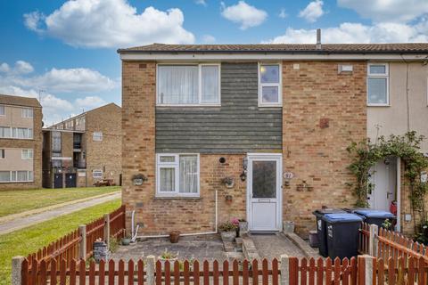 3 bed property, in Chichester Road, £220,000