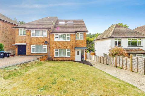 4 bed property, in Farningham Road, £500,000