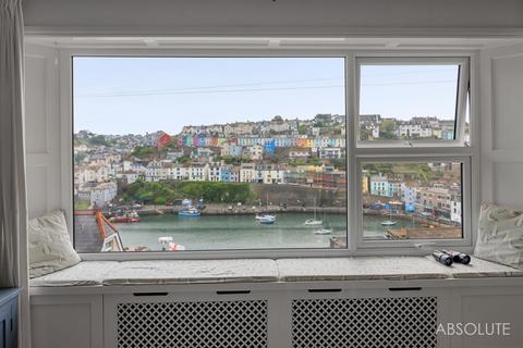 3 bed property, in Prospect Road, £475,000