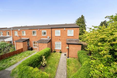 3 bed property, in Saxons Way, £210,000