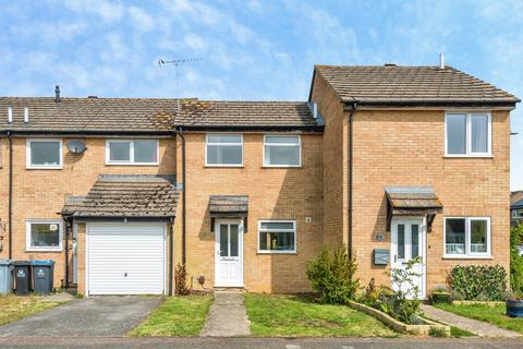 1 bed property, in Mayfield Close, £190,000