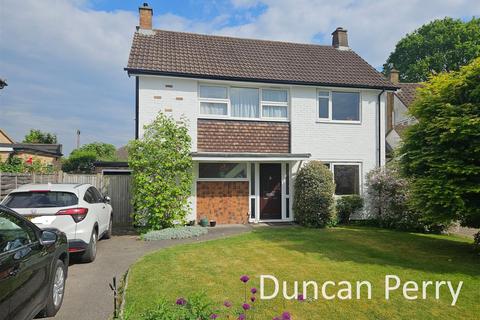 4 bed property, in Morven Close, £699,950