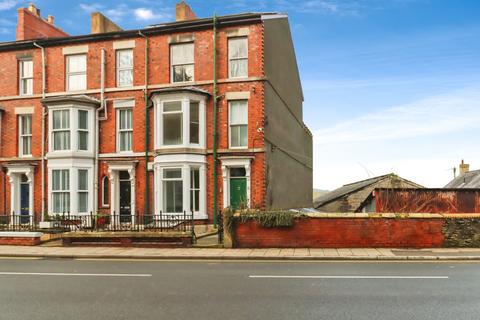 5 bed property, in Westbourne Terrace, £220,000