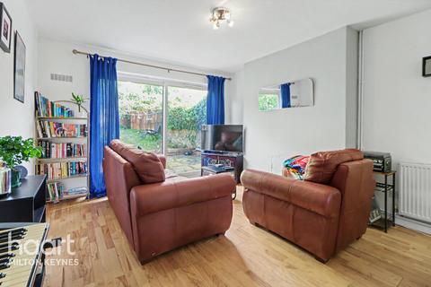 2 bed property, in Scardale, £250,000