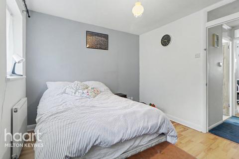 2 bed property, in Scardale, £250,000