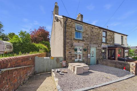 2 bed property, in Forest Road, £210,000