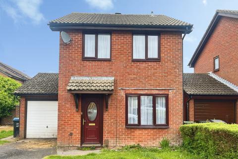 3 bed property, in Portesham Gardens, £320,000