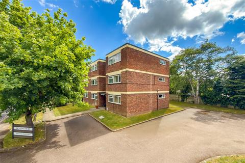 1 bed property, in Old London Road, £275,000