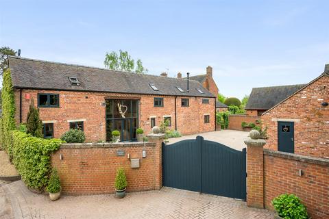 5 bed property, in Yew Tree Lane, £850,000