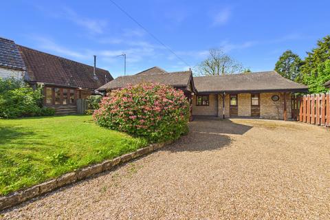 3 bed property, in Main Street, £495,000