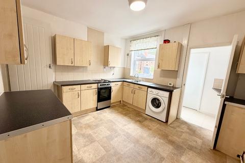 3 bed property, in Garnet Street, £130,000