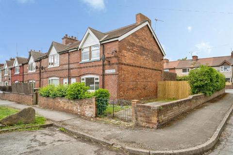 3 bed property, in Seymour Road, £105,000