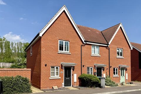 2 bed property, in Osprey Drive, £230,000