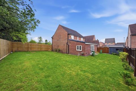 4 bed property, in Drovers Close, £525,000