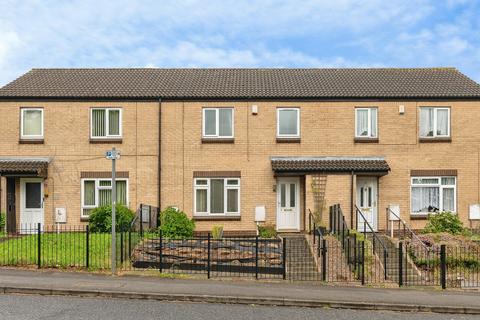 3 bed property, in Beacon Hill Rise, £170,000