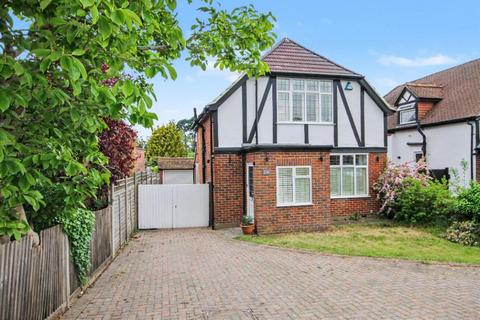 3 bed property, in Lower Road, £740,000