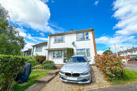 3 bed property, in Dorchester Road, £220,000