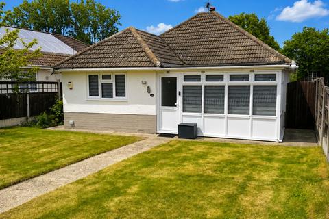 4 bed property, in Point Clear Road, £350,000