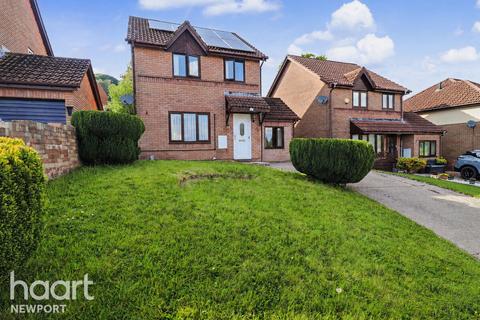 4 bed property, in Daffodil Court, £260,000