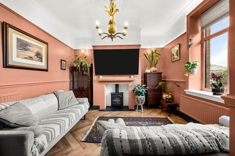 4 bed property, in Burnley Road, £225,000