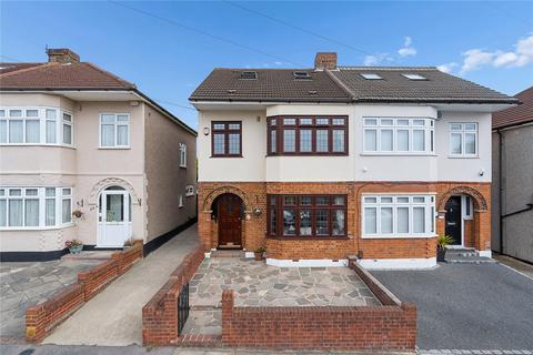 4 bed property, in Canon Avenue, £550,000