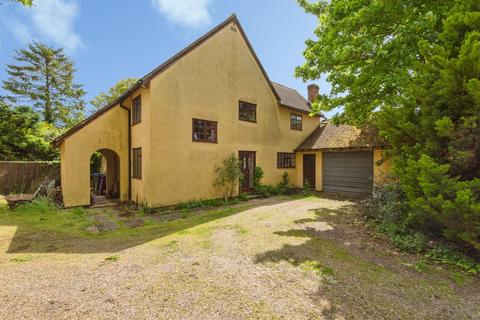 4 bed property, in Fox Lane, £950,000