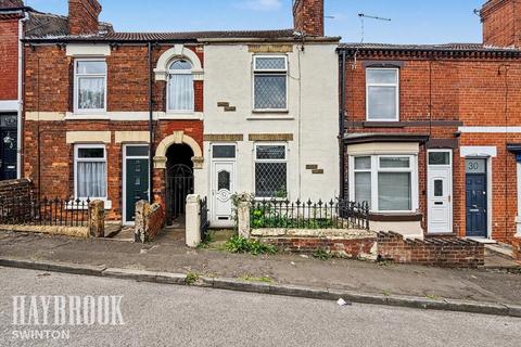 2 bed property, in Lower Dolcliffe Road, £90,000