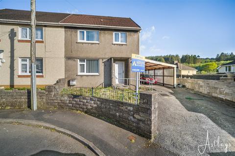 3 bed property, in Maesgwyn, £120,000