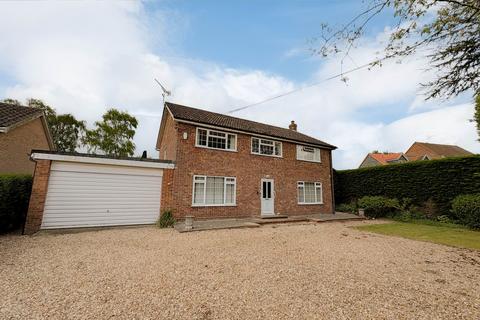 4 bed property, in Kettlestone, £450,000